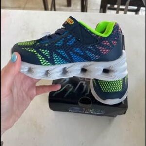 NWT Toddler Boy Skechers Light Up Sneakers  - Size 8